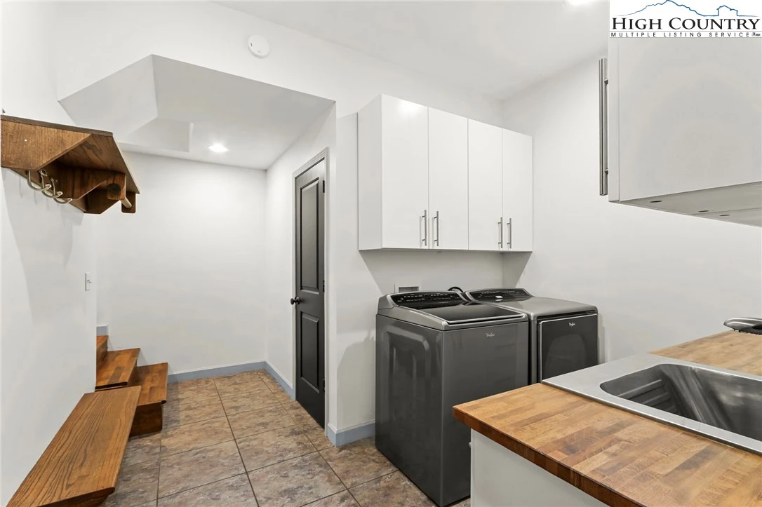 Image number 2 for the current listing