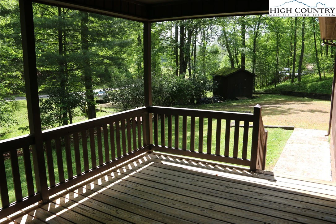 Image number 8 for the current listing