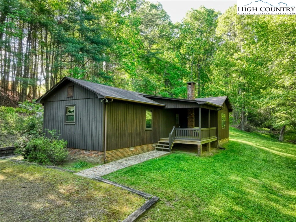 Image number 1 for the current listing
