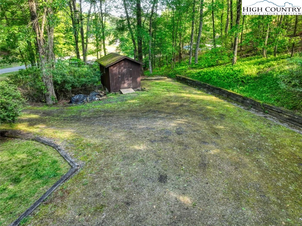 Image number 19 for the current listing