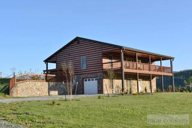 Image number 19 for the current listing
