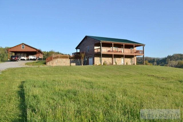 Image number 17 for the current listing
