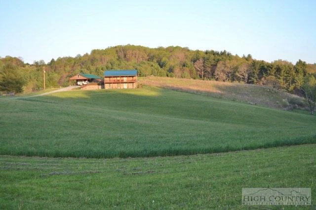 Image number 15 for the current listing