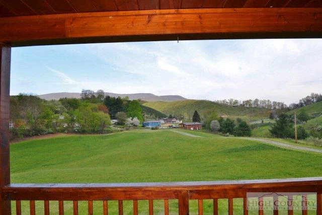 Image number 13 for the current listing