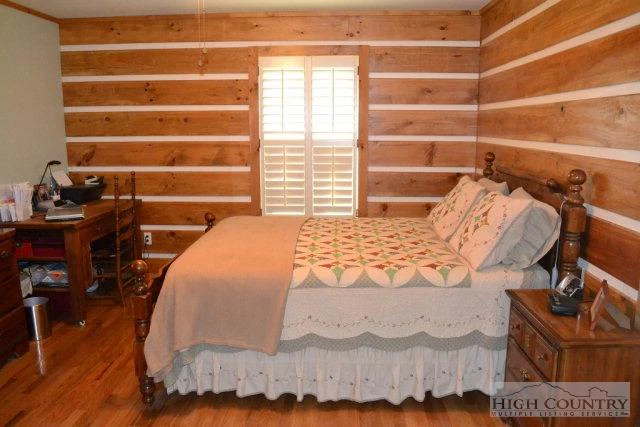 Image number 5 for the current listing