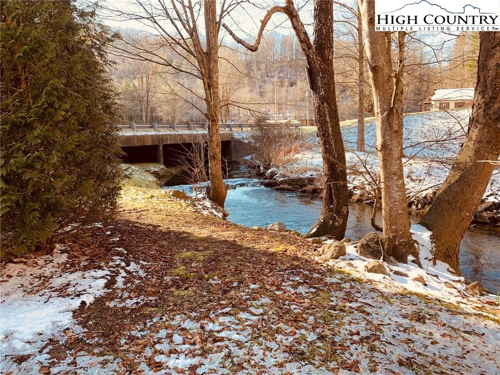 Image number 8 for the current listing