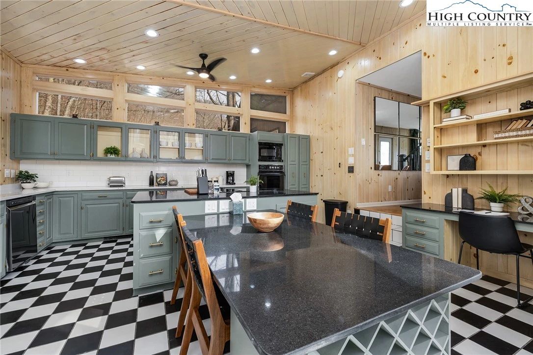 Image number 3 for the current listing