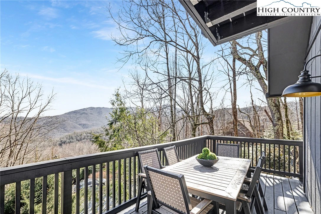 Image number 11 for the current listing