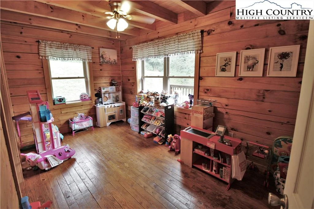 Image number 20 for the current listing