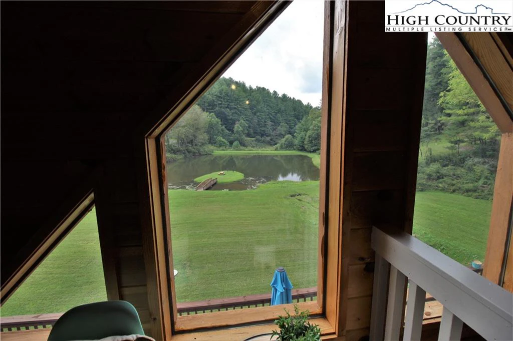 Image number 18 for the current listing