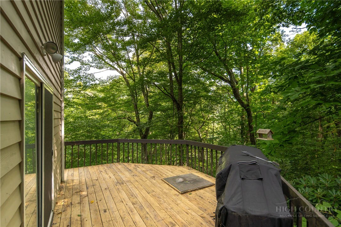 Image number 10 for the current listing