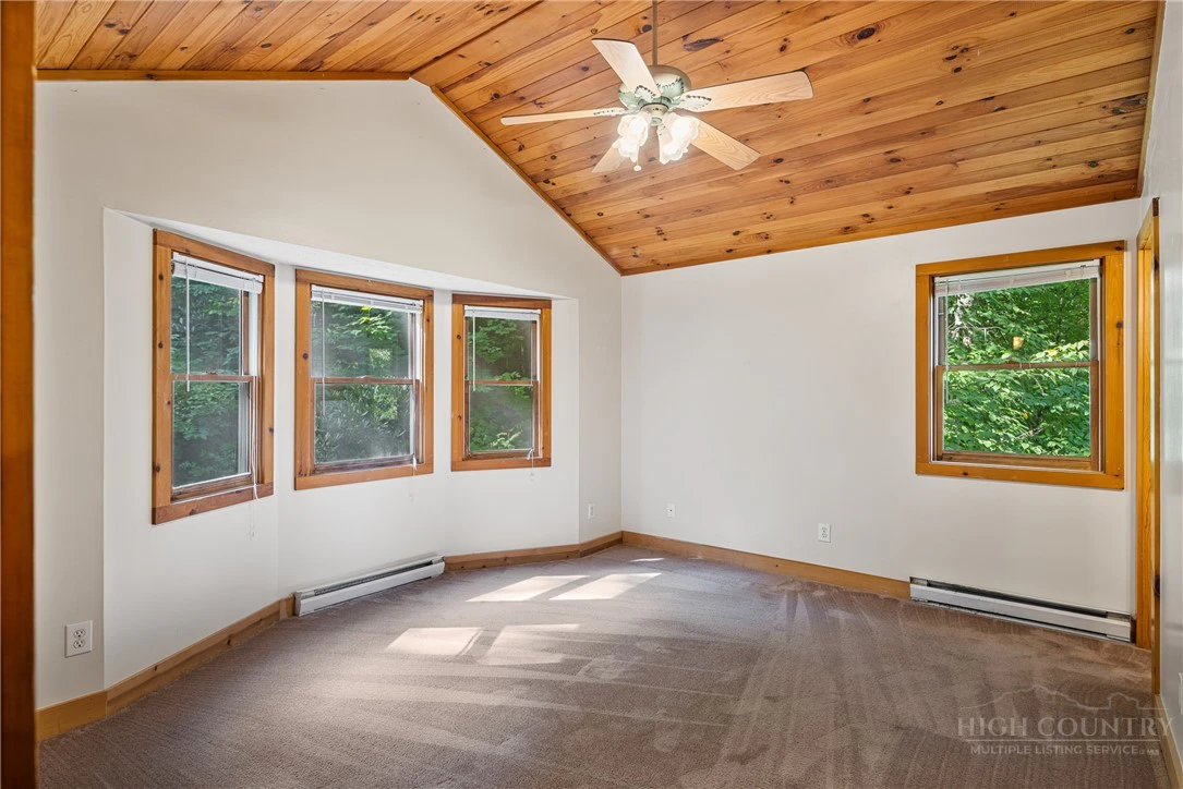 Image number 3 for the current listing