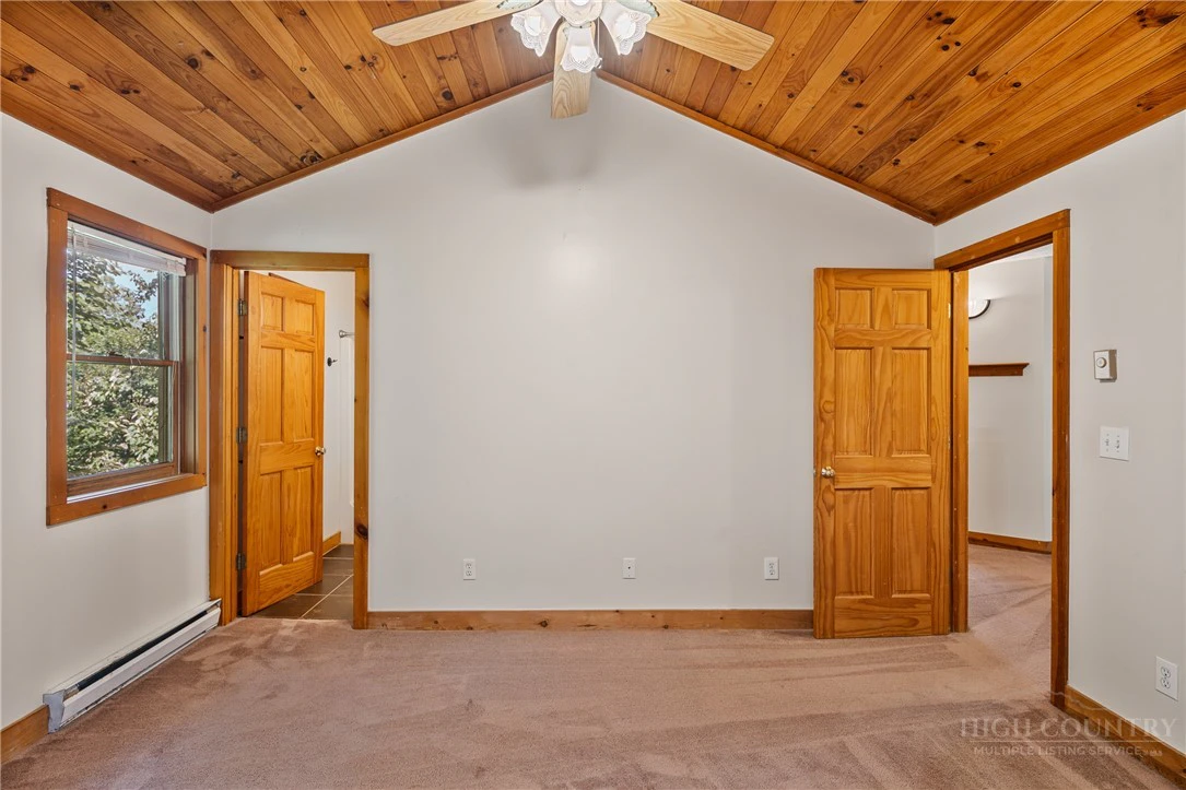 Image number 21 for the current listing