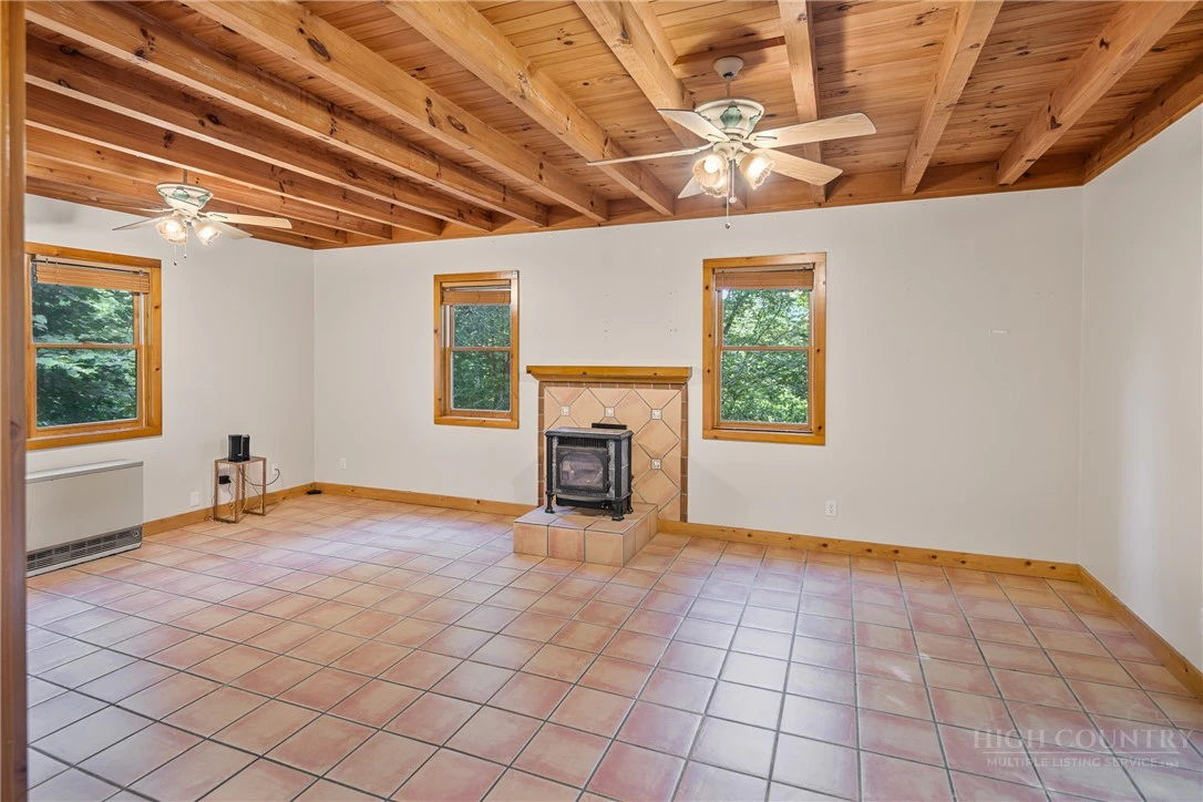Image number 2 for the current listing