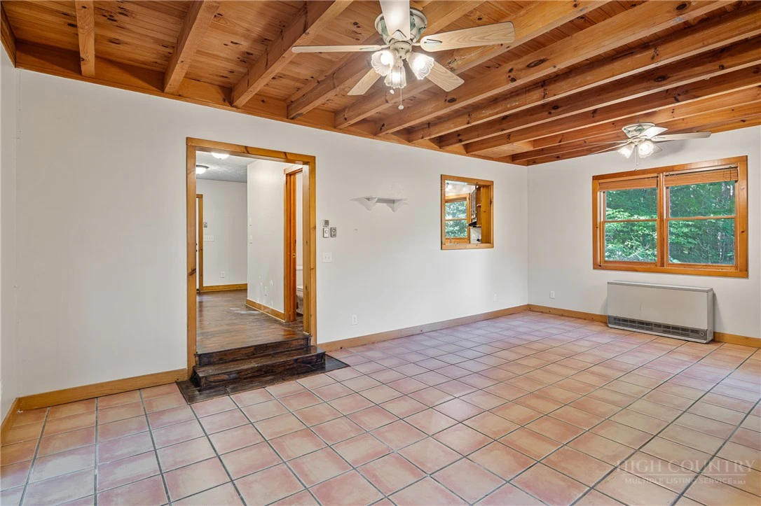 Image number 12 for the current listing