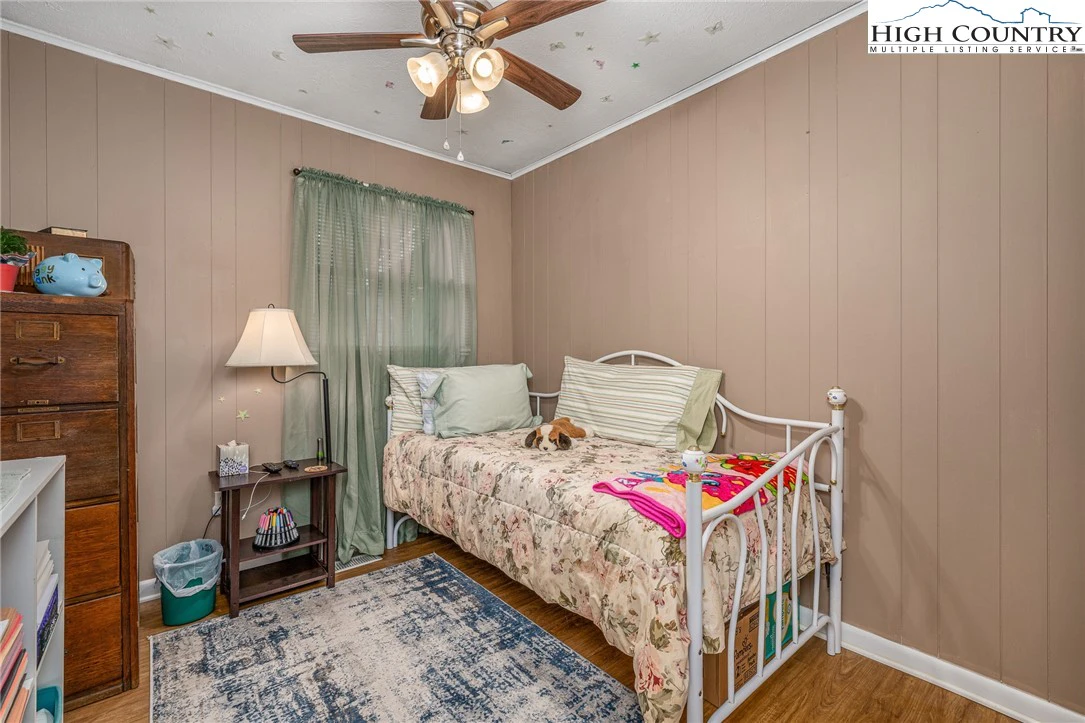 Image number 5 for the current listing