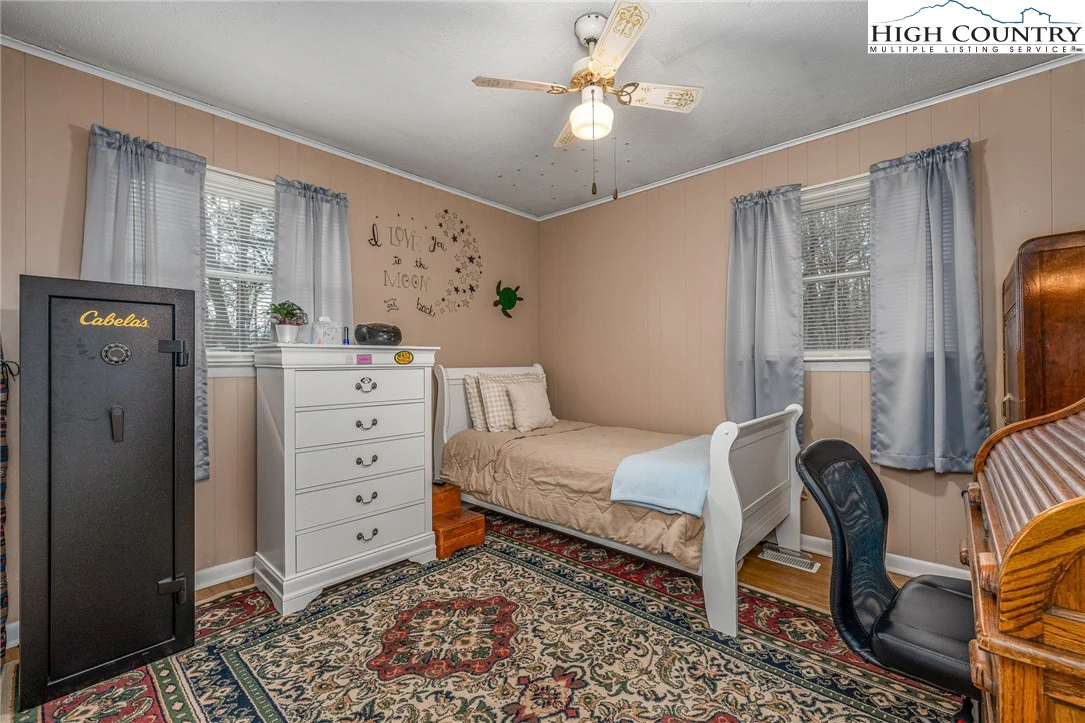 Image number 8 for the current listing