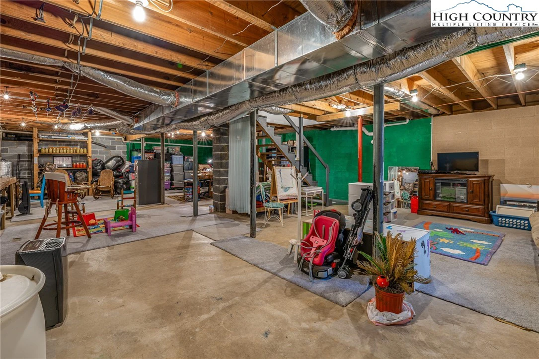Image number 15 for the current listing