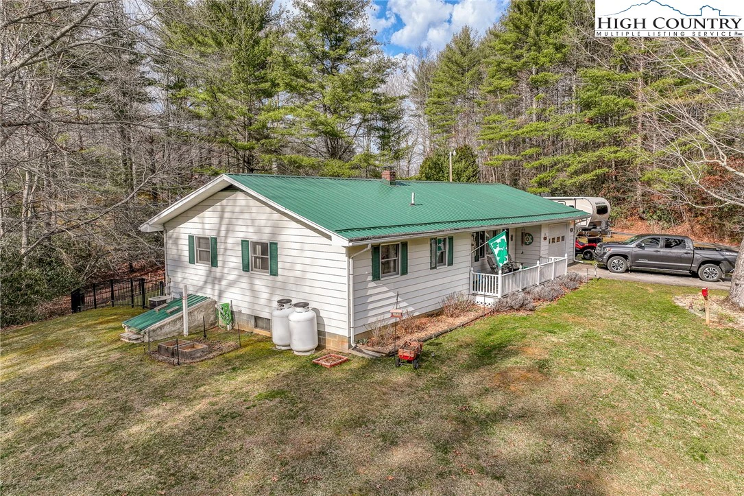 Image number 19 for the current listing
