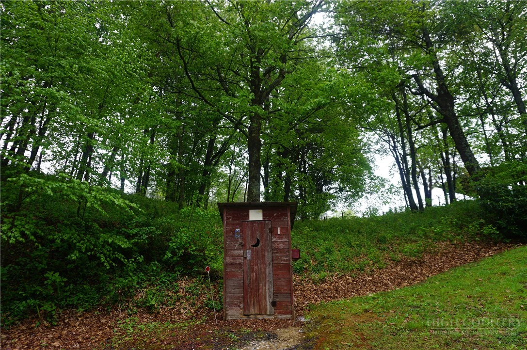 Image number 8 for the current listing