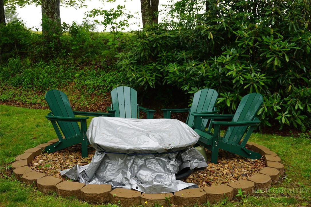 Image number 2 for the current listing