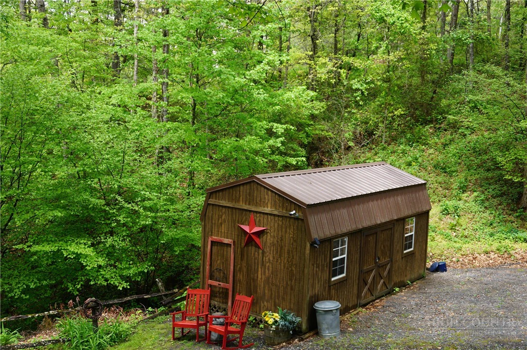 Image number 7 for the current listing