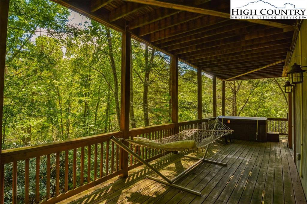 Image number 11 for the current listing