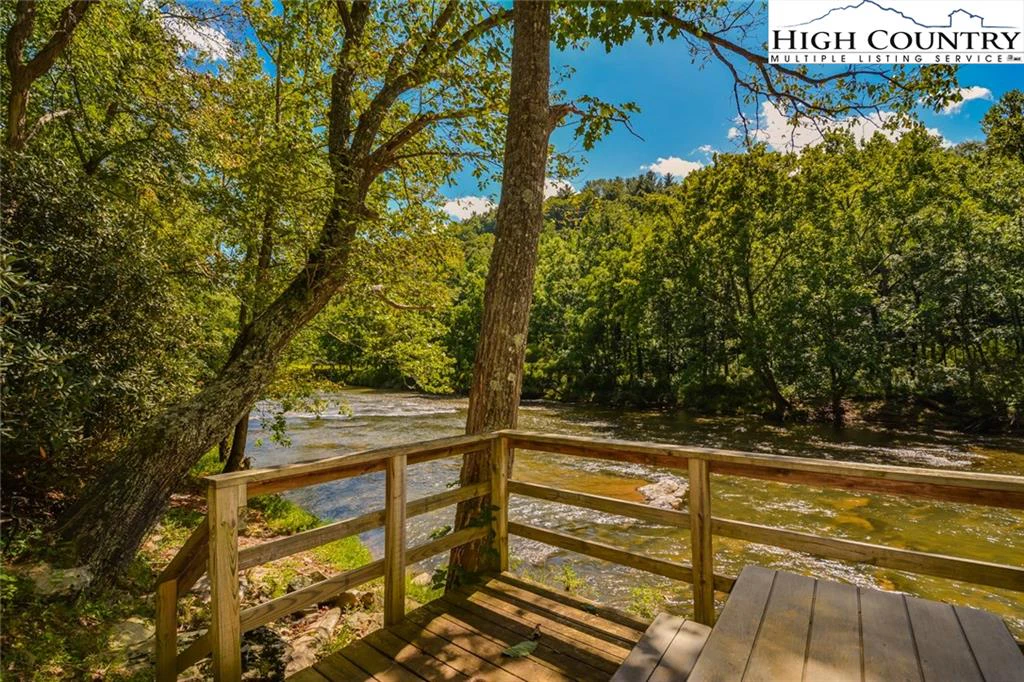 Image number 13 for the current listing