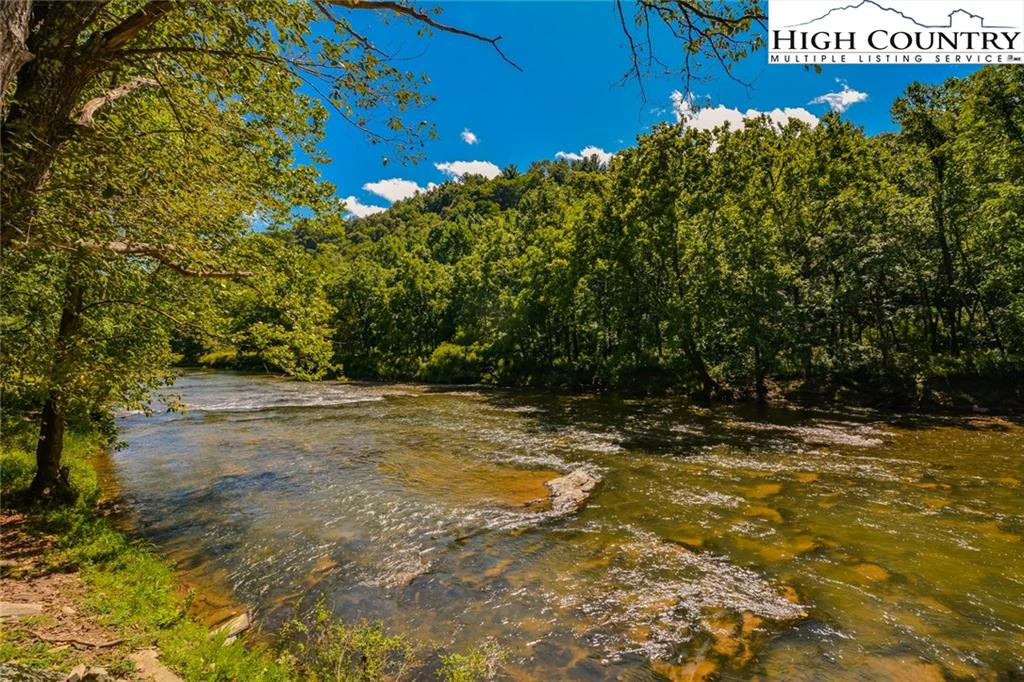 Image number 14 for the current listing