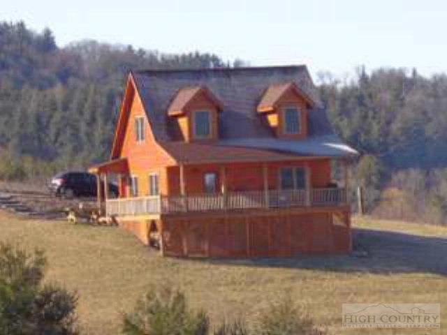 Image number 1 for the current listing