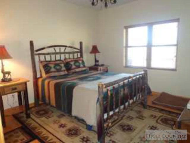 Image number 7 for the current listing