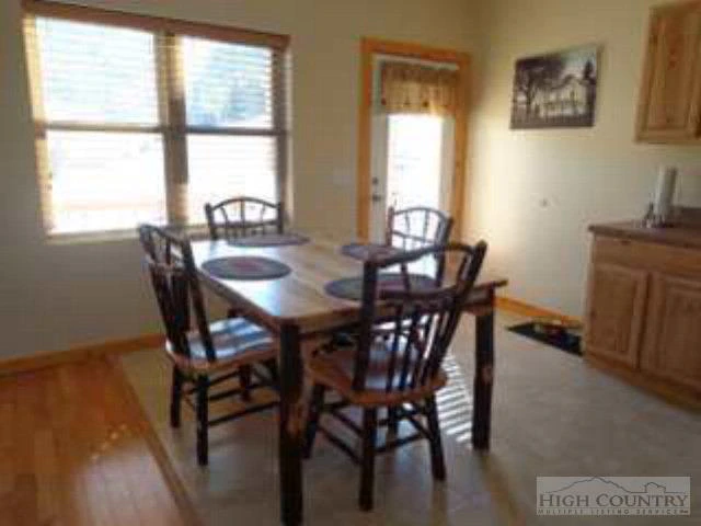 Image number 13 for the current listing