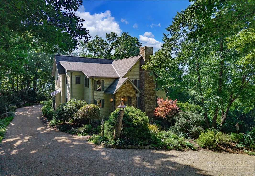 Image number 5 for the current listing