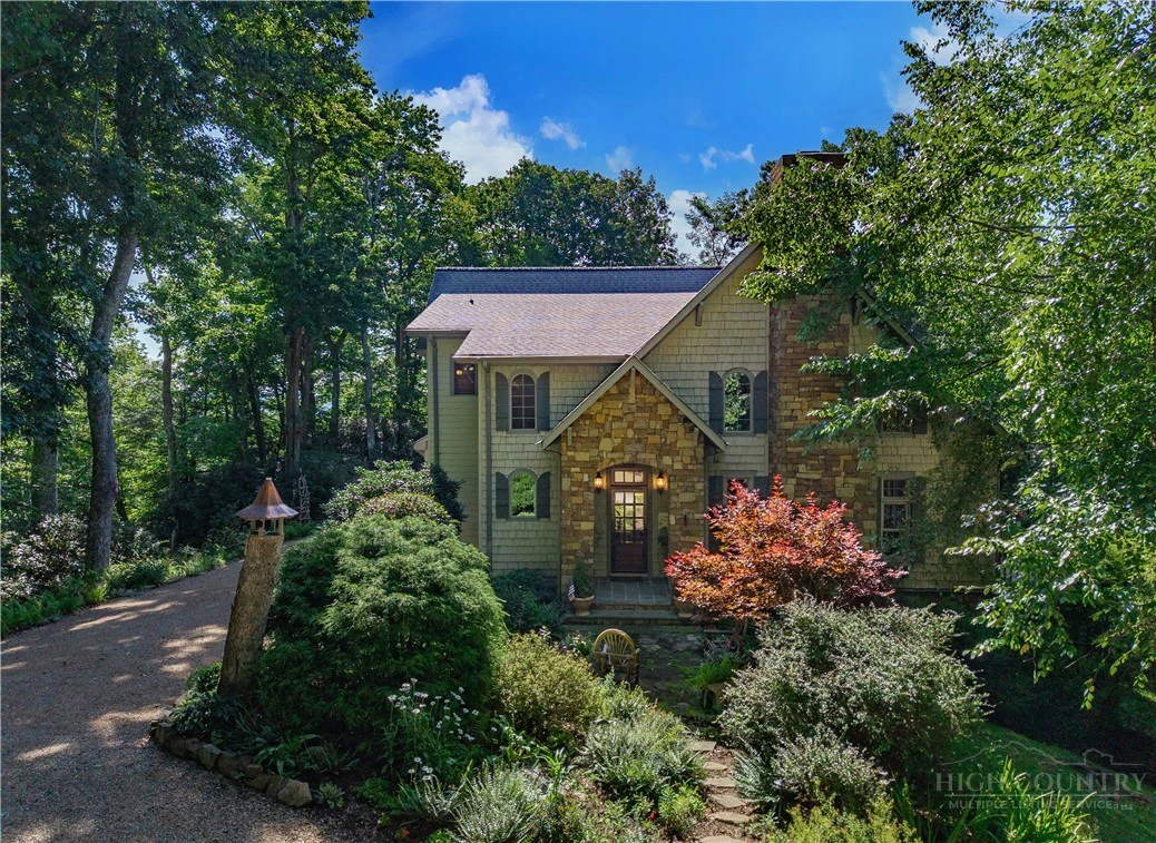 Image number 2 for the current listing