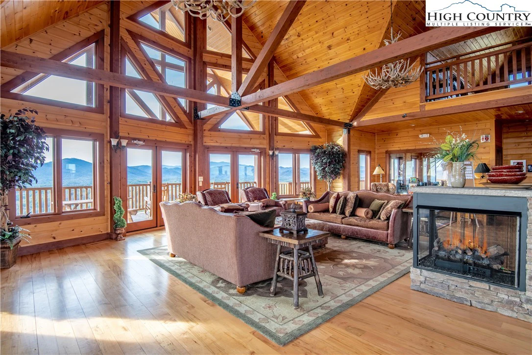 Image number 13 for the current listing