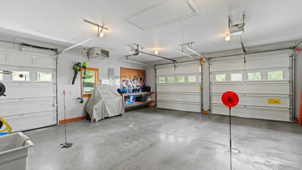Image number 11 for the current listing