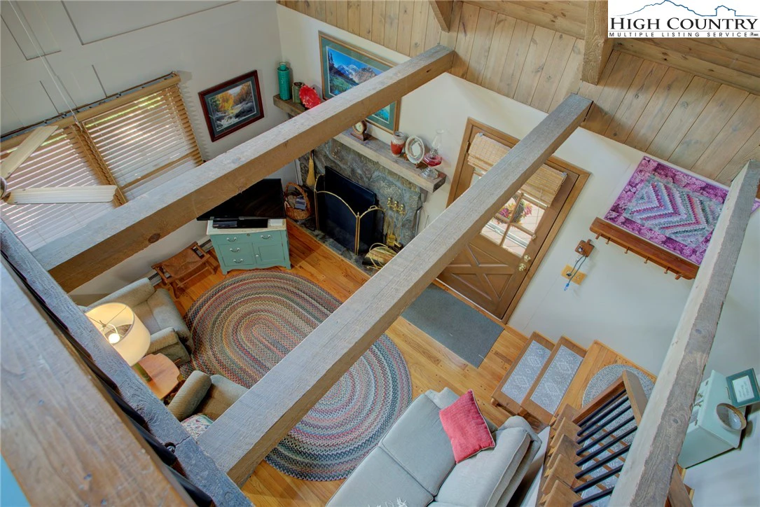 Image number 9 for the current listing