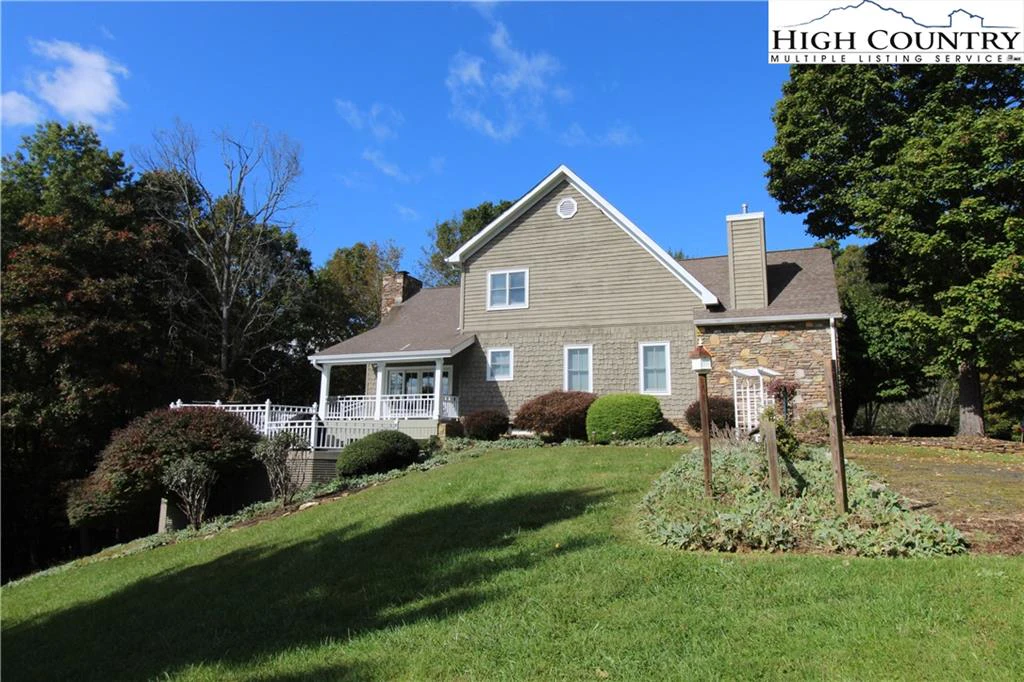 Image number 1 for the current listing