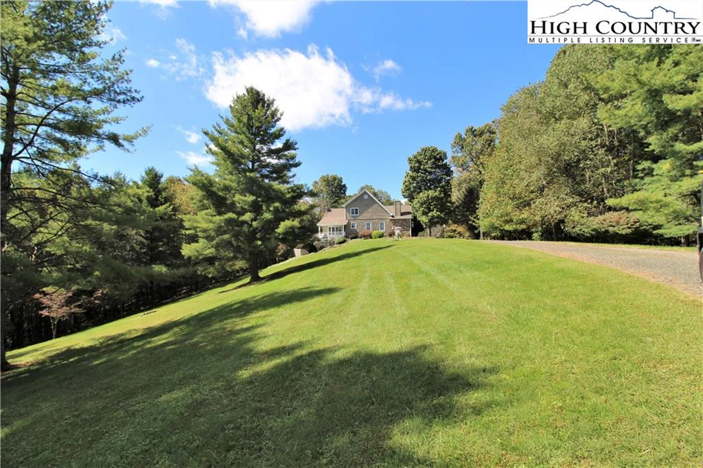 Image number 27 for the current listing