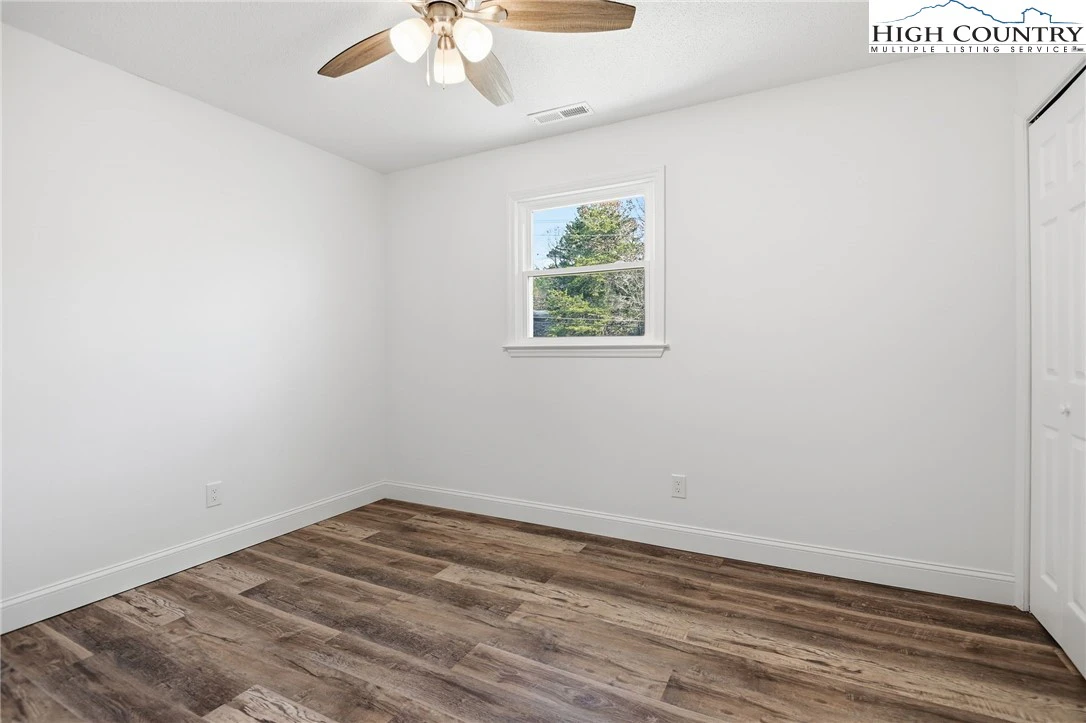 Image number 7 for the current listing