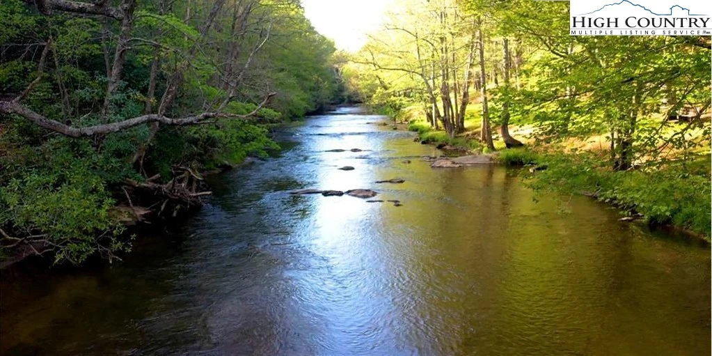Image number 21 for the current listing