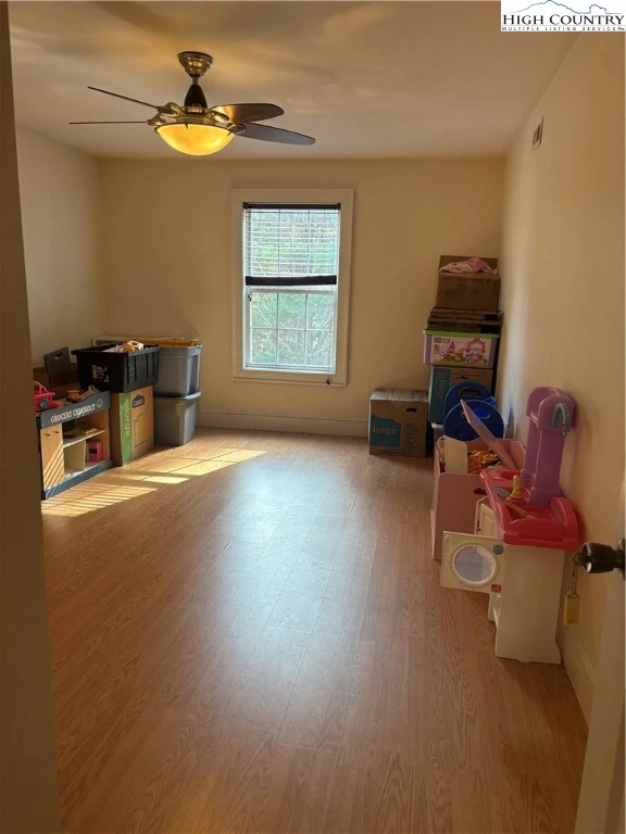Image number 9 for the current listing