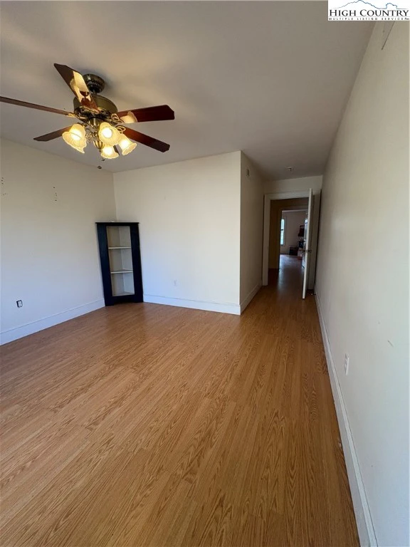 Image number 11 for the current listing