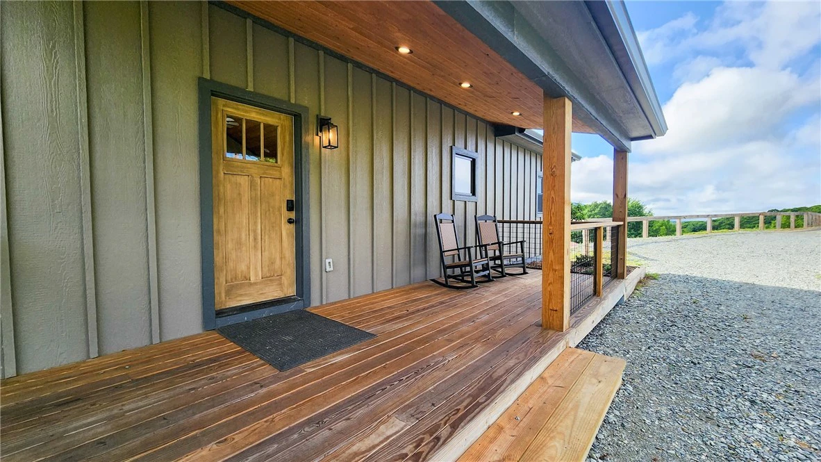 Image number 2 for the current listing
