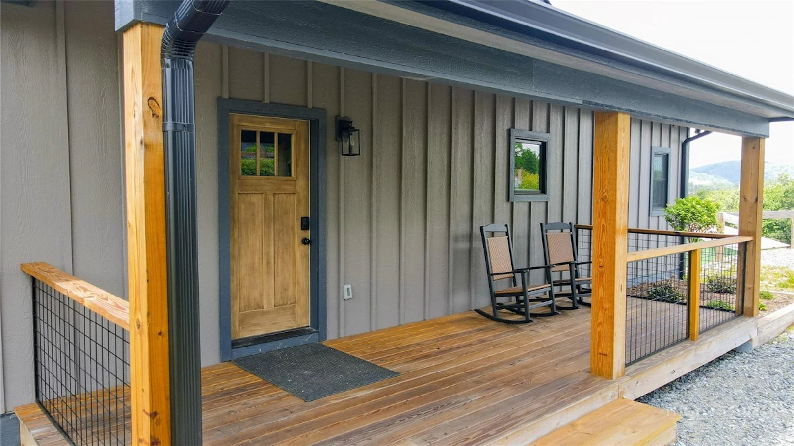 Image number 3 for the current listing