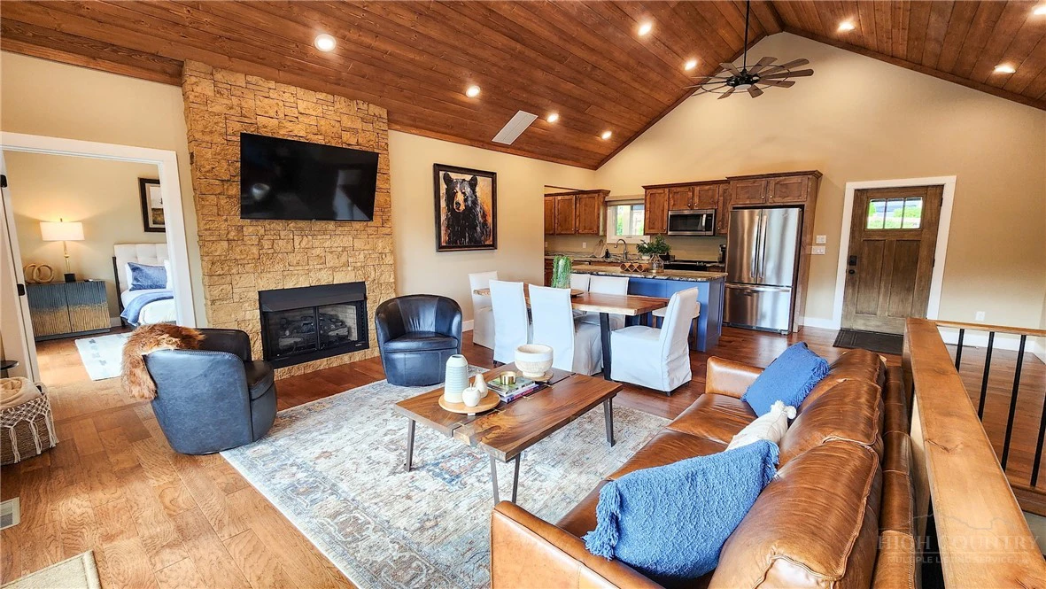 Image number 12 for the current listing