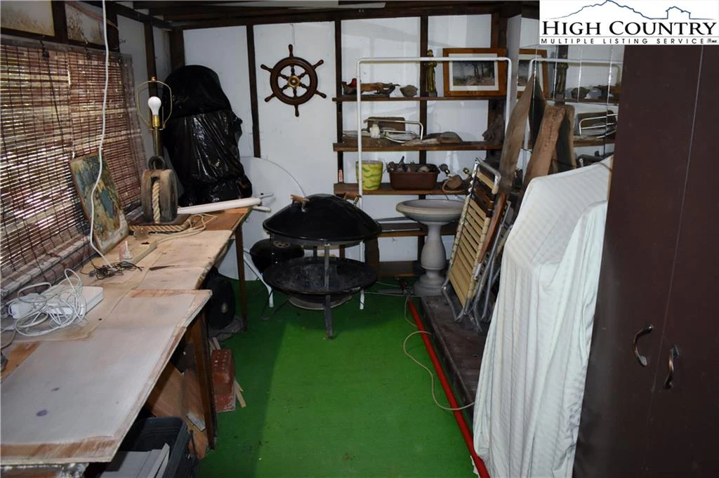 Image number 5 for the current listing