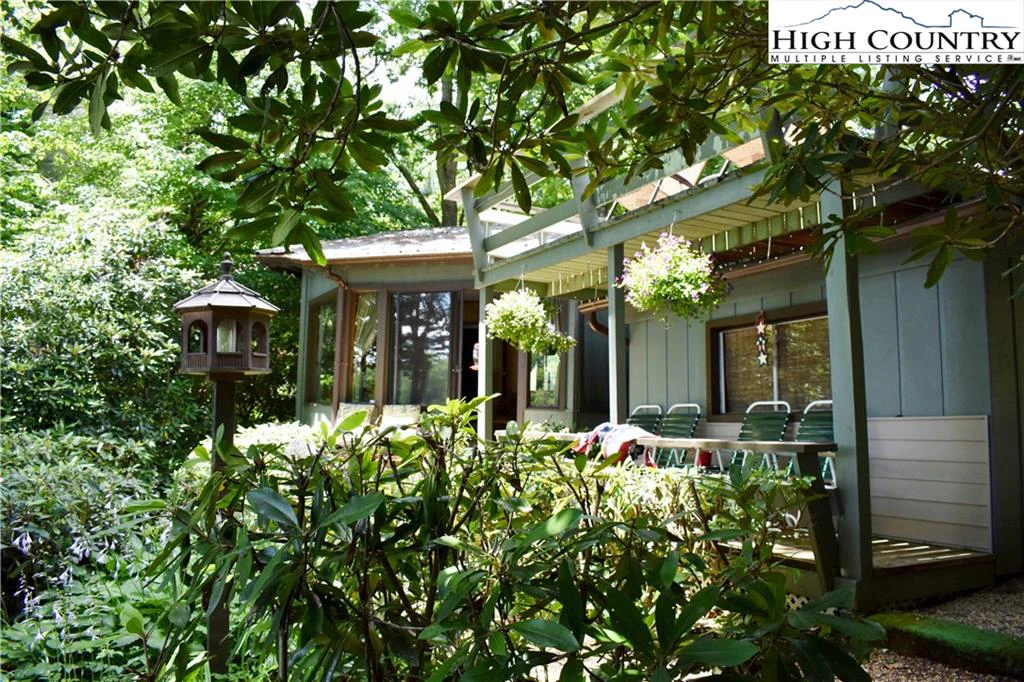 Image number 21 for the current listing