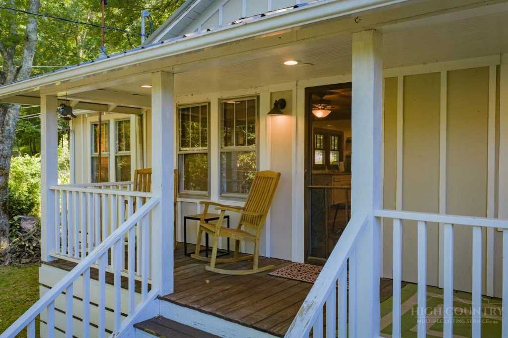 Image number 3 for the current listing