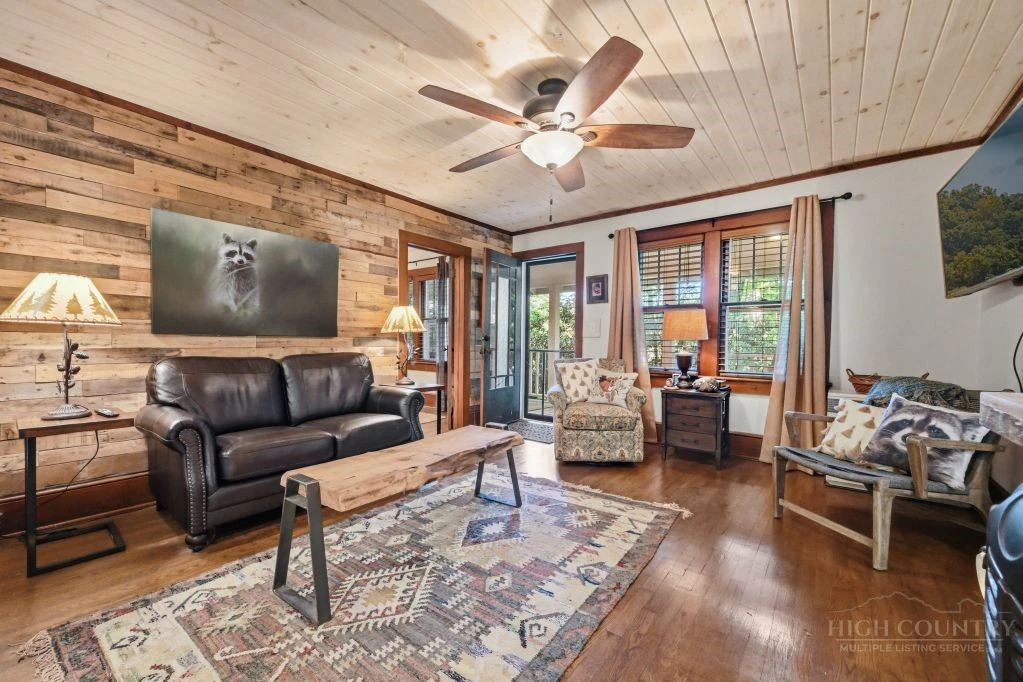 Image number 5 for the current listing